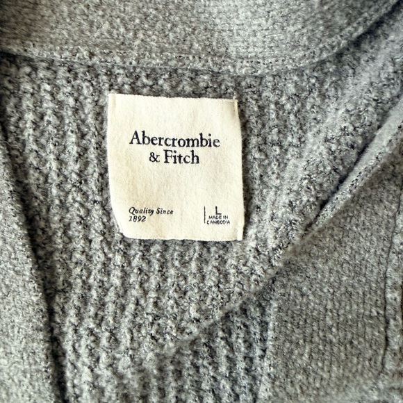 Abercrombie & Fitch Heather Gray Waffle Knit Sweater - Picture 2 of 3
